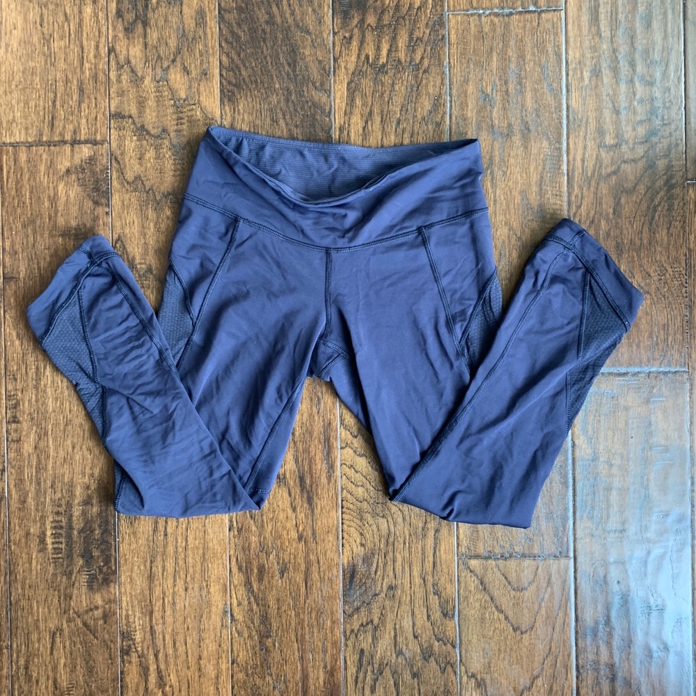 Navy cropped lululemon leggings